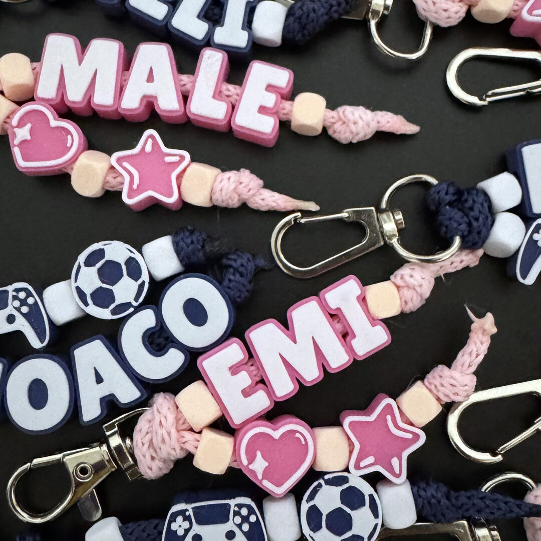 Llaveros personalizados con nombre y dije
